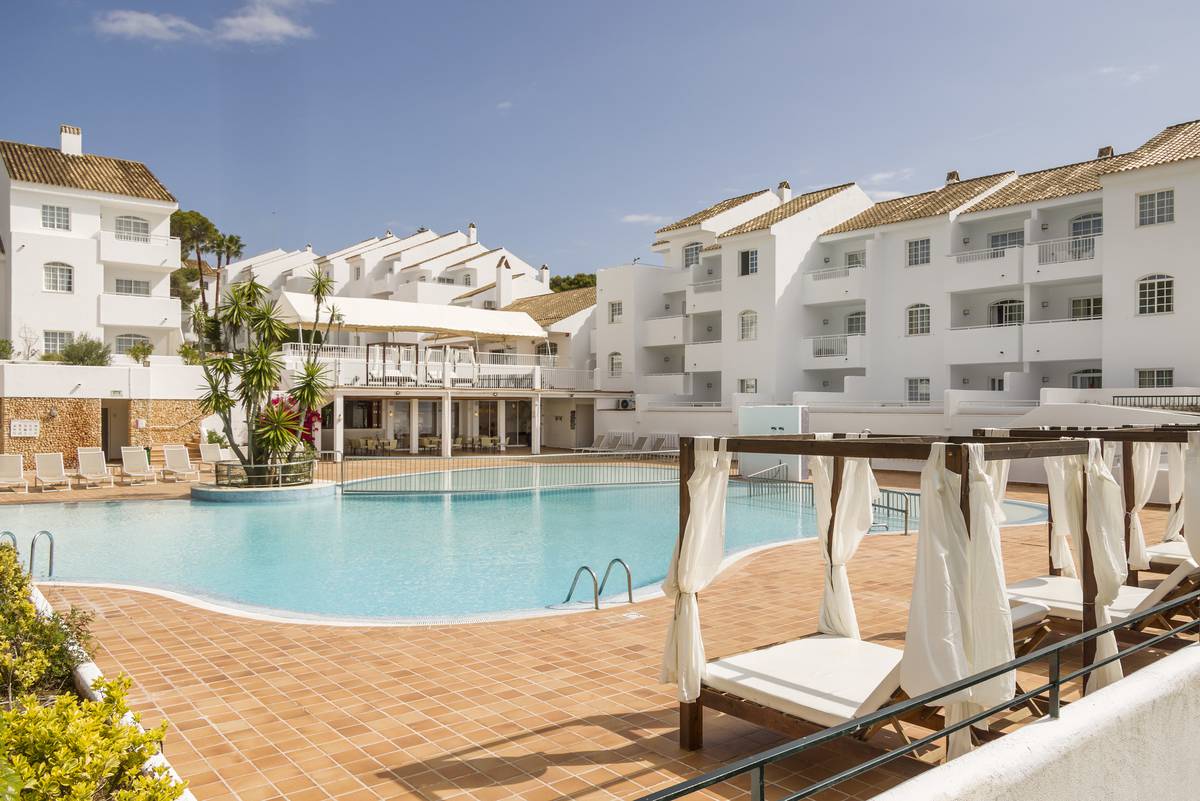 Swimmingpool ilunion menorca Hotel ILUNION Menorca Cala Galdana