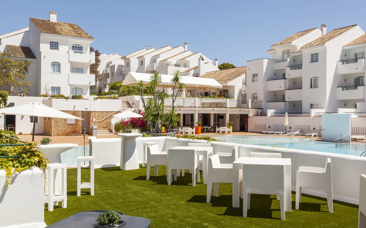 Swimming pool Hotel ILUNION Menorca Cala Galdana
